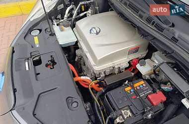 Хэтчбек Nissan Leaf 2015 в 