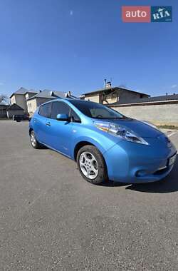 Хетчбек Nissan Leaf 2012 в 