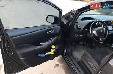 Хэтчбек Nissan Leaf 2014 в 