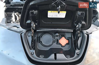 Хэтчбек Nissan Leaf 2014 в 