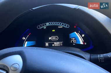 Хэтчбек Nissan Leaf 2017 в 