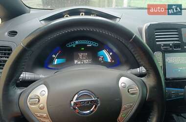 Хэтчбек Nissan Leaf 2015 в 