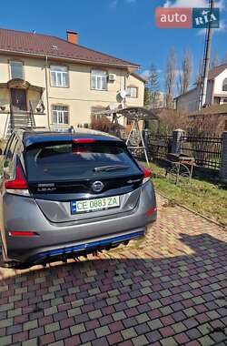 Хетчбек Nissan Leaf 2018 в Чернівцях