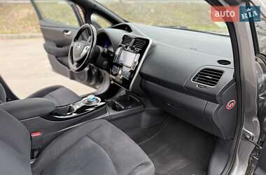 Хэтчбек Nissan Leaf 2015 в 