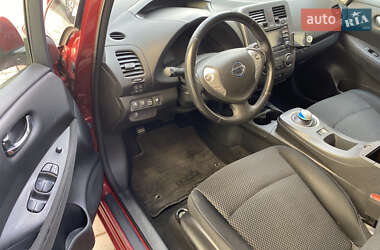 Хэтчбек Nissan Leaf 2015 в 