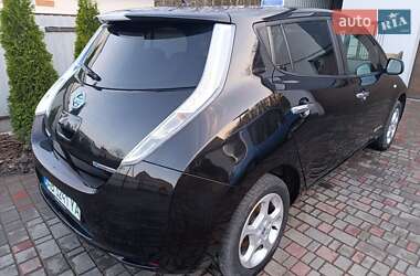 Хетчбек Nissan Leaf 2014 в 