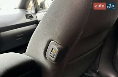 Хэтчбек Nissan Leaf 2016 в 