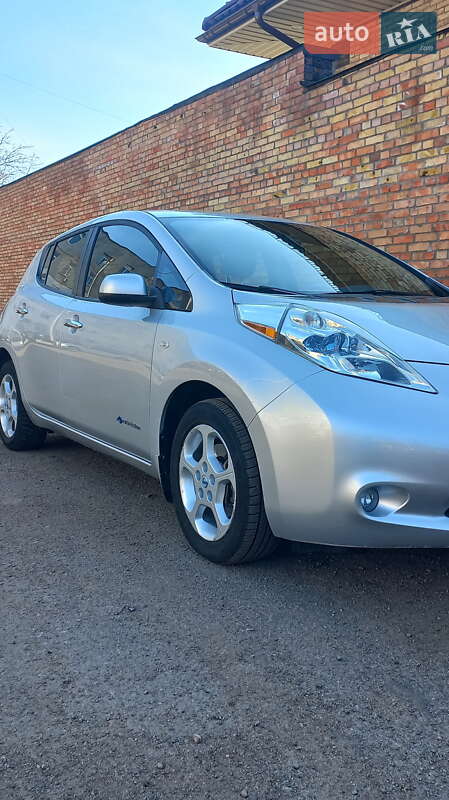 Хетчбек Nissan Leaf 2013 в Черкасах