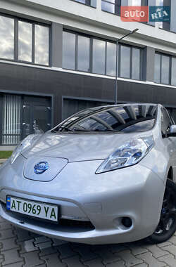 Хетчбек Nissan Leaf 2012 в Івано-Франківську