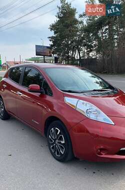 Хэтчбек Nissan Leaf 2014 в 
