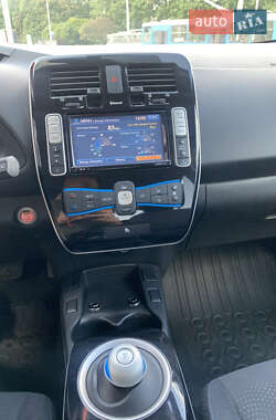 Хэтчбек Nissan Leaf 2013 в 
