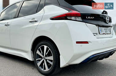 Хетчбек Nissan Leaf 2022 в 
