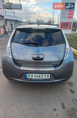 Хэтчбек Nissan Leaf 2016 в 