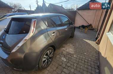 Хэтчбек Nissan Leaf 2014 в 