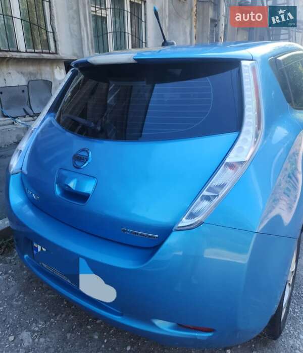 Хэтчбек Nissan Leaf 2012 в Днепре