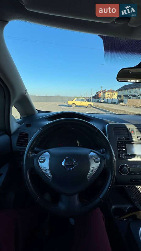 Хетчбек Nissan Leaf 2015 в Києві