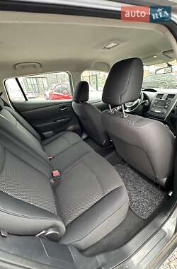 Хэтчбек Nissan Leaf 2014 в 