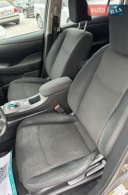 Хэтчбек Nissan Leaf 2014 в 