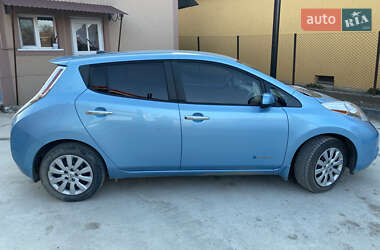 Хетчбек Nissan Leaf 2014 в 