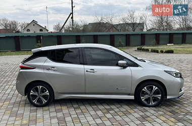 Хетчбек Nissan Leaf 2019 в Чернівцях