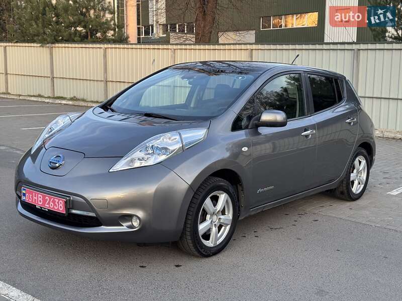 Хэтчбек Nissan Leaf 2013 в 