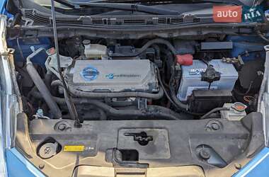 Хетчбек Nissan Leaf 2012 в 