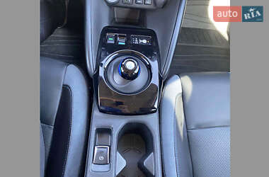 Хэтчбек Nissan Leaf 2021 в 