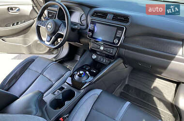 Хэтчбек Nissan Leaf 2021 в 