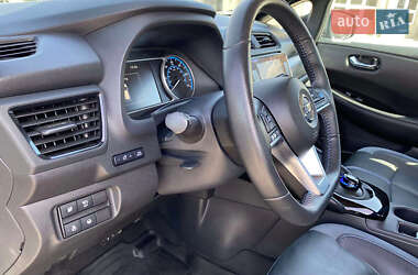 Хэтчбек Nissan Leaf 2021 в 