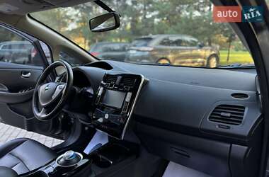 Хетчбек Nissan Leaf 2014 в 