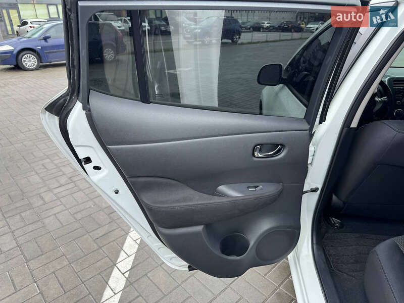 Хэтчбек Nissan Leaf 2014 в Черкассах