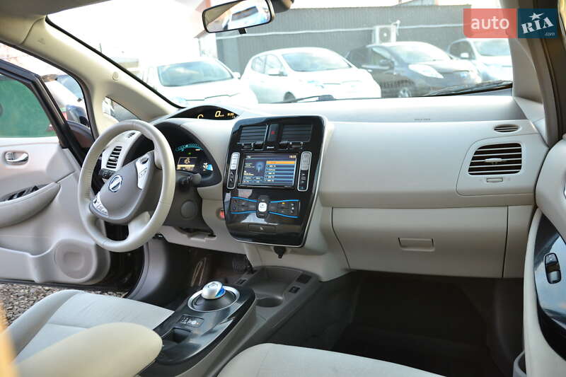 Хэтчбек Nissan Leaf 2012 в Луцке