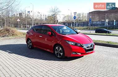 Хэтчбек Nissan Leaf 2021 в 