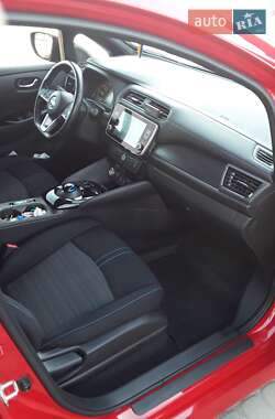 Хэтчбек Nissan Leaf 2021 в 
