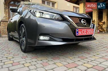 Хэтчбек Nissan Leaf 2020 в 