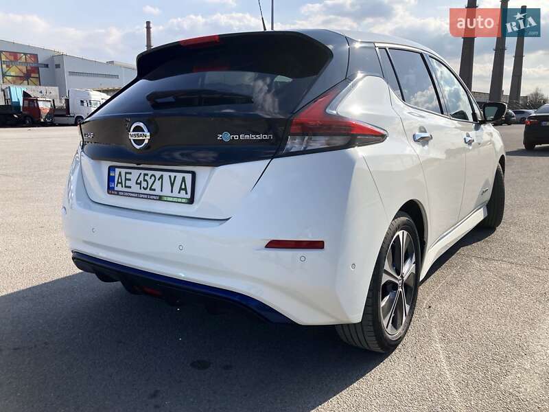 Хетчбек Nissan Leaf 2019 в Дніпрі
