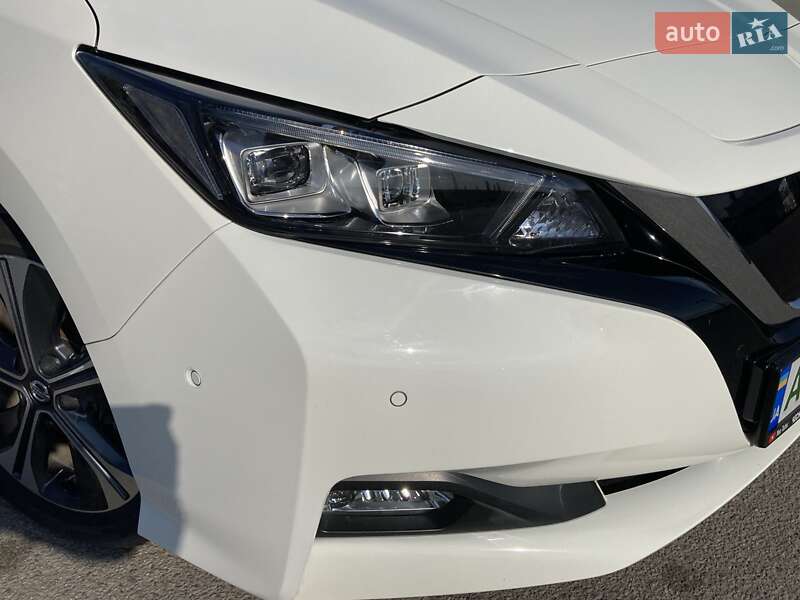 Хетчбек Nissan Leaf 2019 в Дніпрі