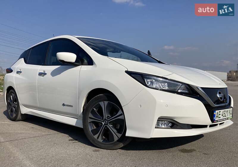 Хетчбек Nissan Leaf 2019 в Дніпрі