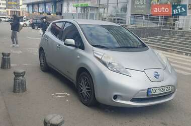 Хэтчбек Nissan Leaf 2014 в 