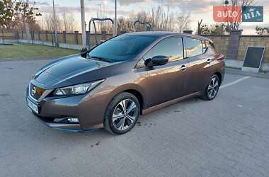 Хэтчбек Nissan Leaf 2019 в 