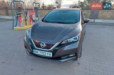 Хэтчбек Nissan Leaf 2019 в 