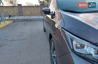 Хэтчбек Nissan Leaf 2019 в 