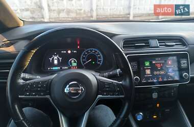 Хэтчбек Nissan Leaf 2019 в 