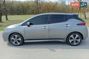 Хэтчбек Nissan Leaf 2019 в 
