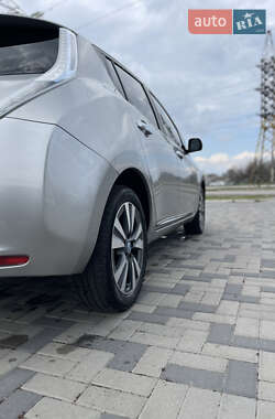 Хэтчбек Nissan Leaf 2014 в 