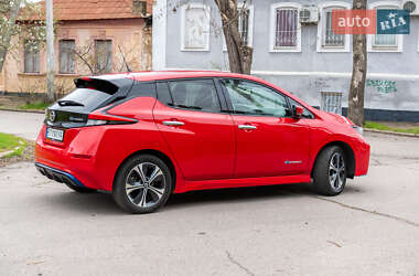 Хетчбек Nissan Leaf 2019 в 