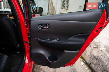 Хетчбек Nissan Leaf 2019 в 