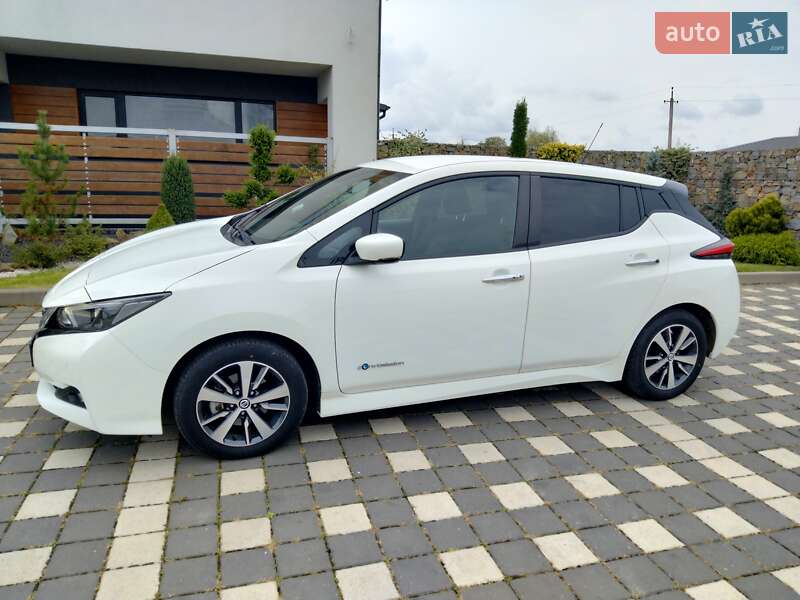 Хэтчбек Nissan Leaf 2019 в Львове