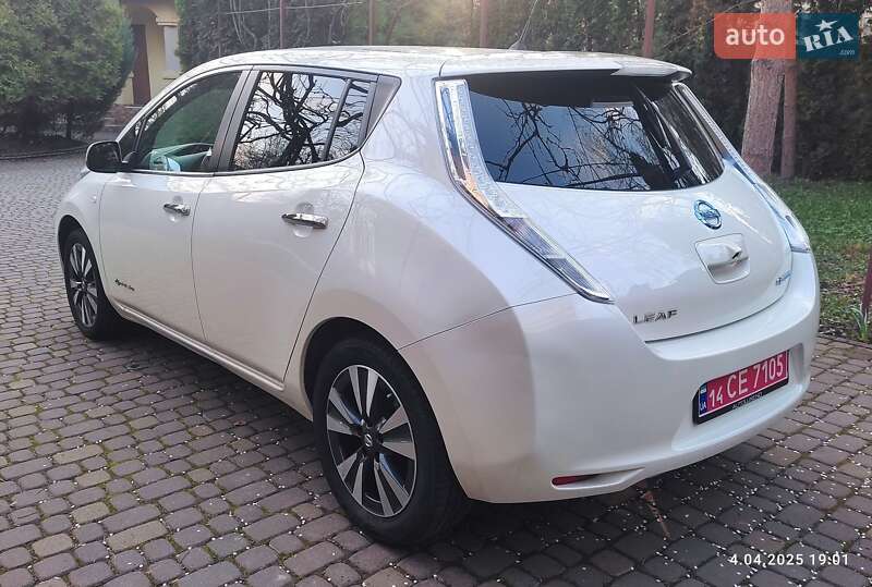 Хэтчбек Nissan Leaf 2016 в Ивано-Франковске