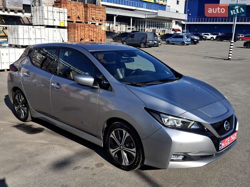 Хетчбек Nissan Leaf 2019 в Дніпрі